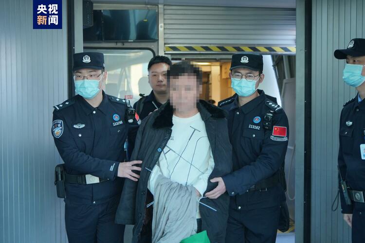 中印尼執(zhí)法合作再添新成果 一名重要紅通犯罪嫌疑人被押解回國