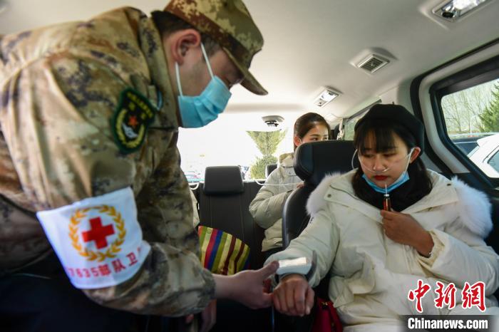 包餃子、拜年、探訪哨所西藏軍嫂高原過春節(jié)