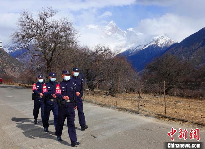 西藏林芝戍邊民警：為“你”翻山越嶺，卻無心看風(fēng)景