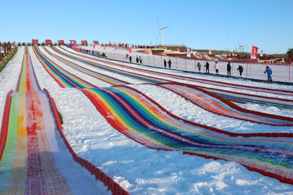 走進雪場 感受冰雪運動的魅力