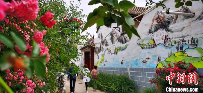 圖為臨夏州臨夏市羅家灣村村民開辦的農(nóng)家樂。(資料圖) 魏建軍 攝