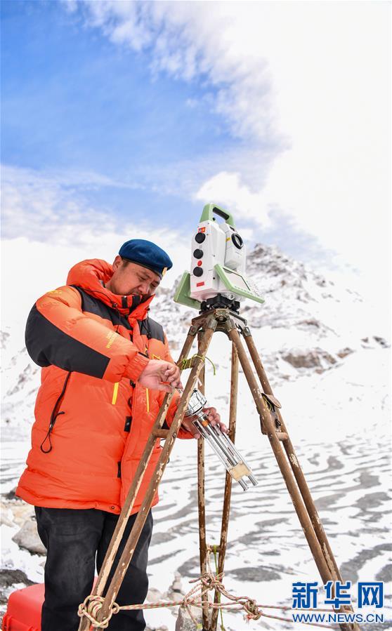 （2020珠峰高程測量）（6）自然資源部第一大地測量隊(duì)對珠峰峰頂進(jìn)行交會觀測