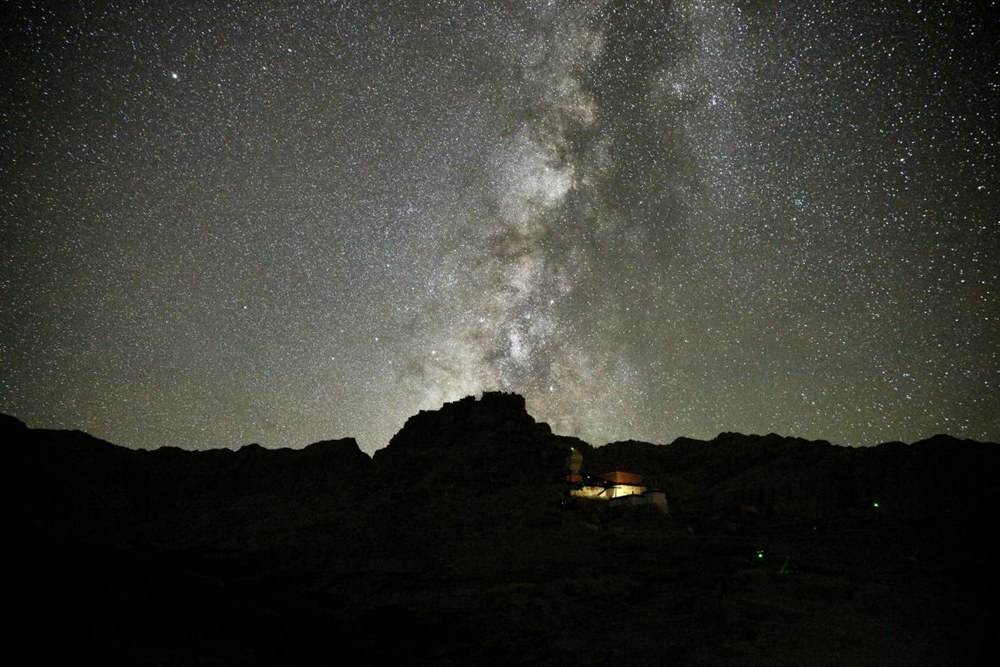 阿里暗夜星空。旦真次旦攝