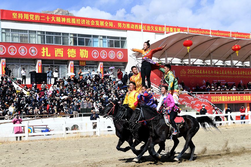 藏歷新年，精彩的馬術(shù)表演。潘多攝