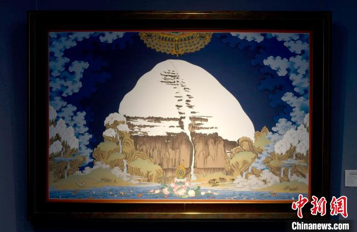 圖為5月16日，展覽中新創(chuàng)唐卡作品《岡底斯山》?！±盍?攝