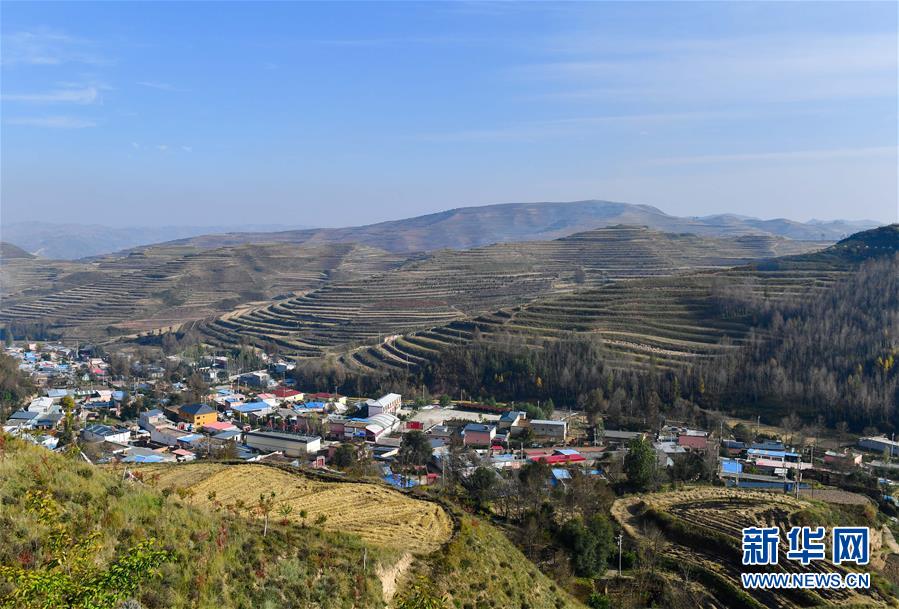 （全面建成小康社會(huì)“百城千縣萬村調(diào)研行”·圖文互動(dòng)）（1）青?？柎澹骸肮夤鞔濉钡娜A麗轉(zhuǎn)身